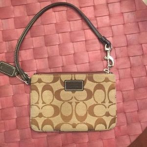 Coach wristlet like new